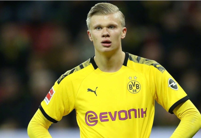 跟队：米兰与普利希奇的续约谈判搁置，可能会直接激活续约条款（跟队记者：米兰与普利希奇续约商谈暂停，或将直接启动续约选项）