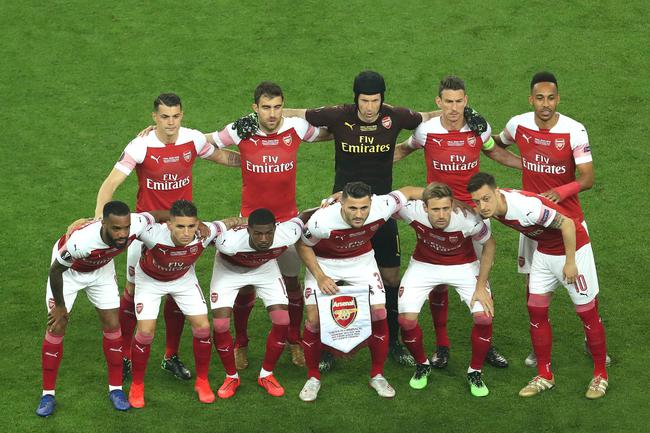 尼日利亚11月大名单：奥斯梅恩、卢克曼、丘库埃泽在列（尼日利亚公布11月国家队名单：奥斯梅恩、卢克曼、丘库埃泽入选）