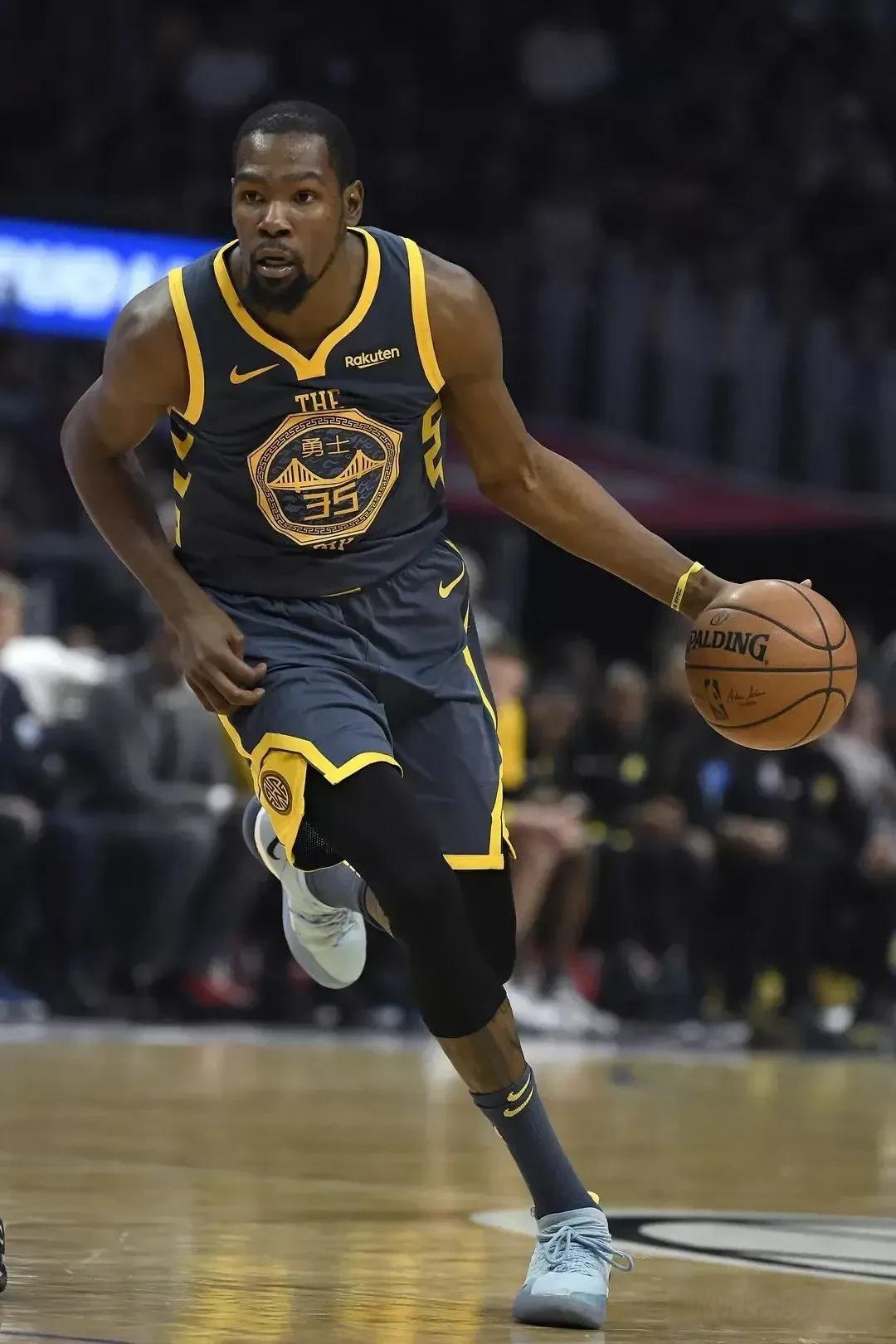 位球员应担 位球员应担